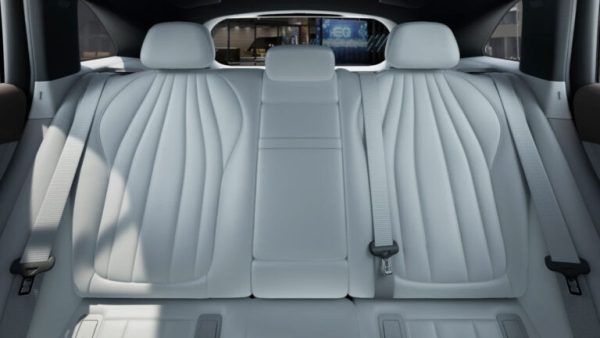 Alternative view of Mercedes-Benz EQE 500 4MATIC (SUV)
